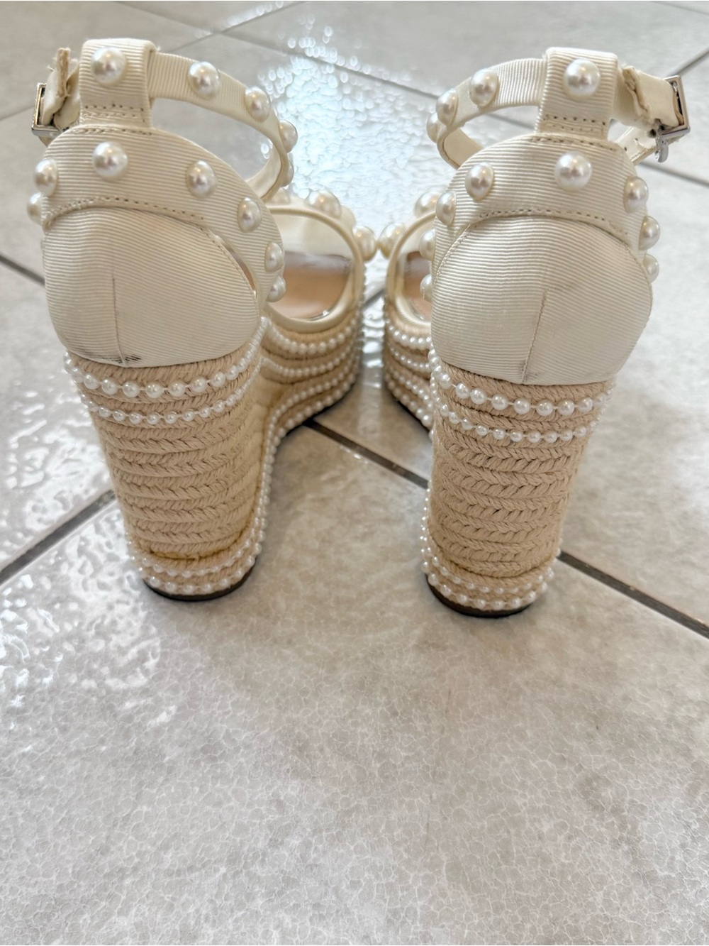 Gianni Bini Ivory Pearl-Embellished Wedge Size 6.5 - Picture 4 of 7